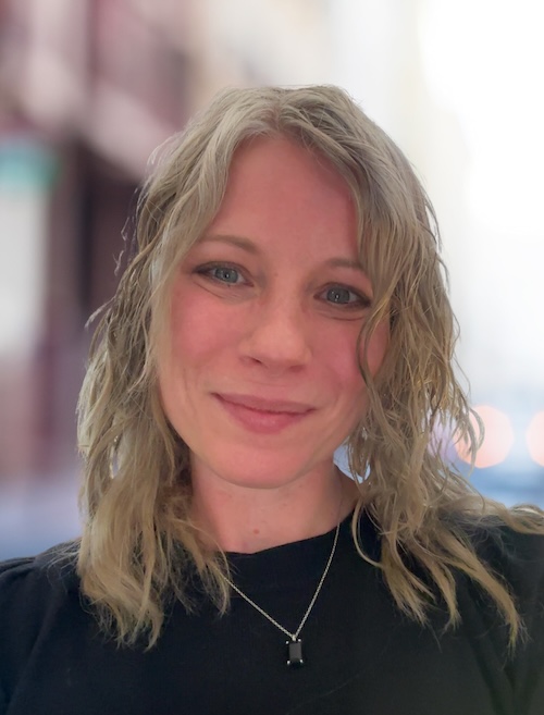 Kaiser therapist Stephanie Dunlap wearing a black top outsidie